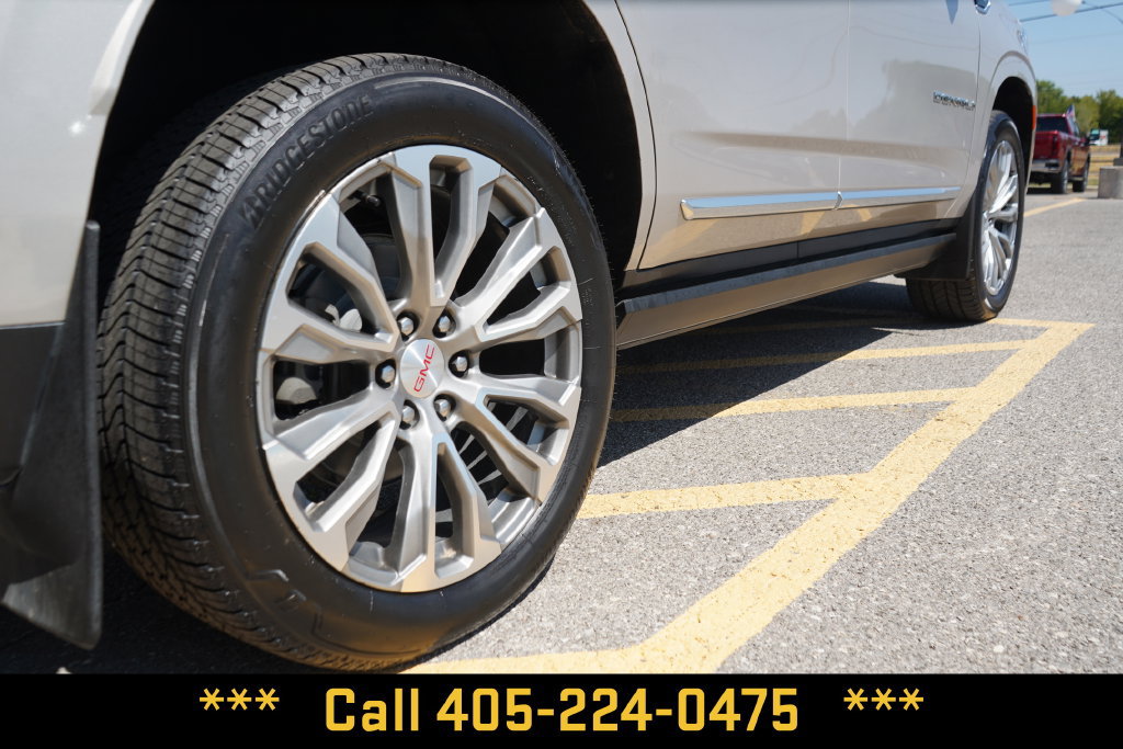 Used 2021 GMC Yukon Denali w/ Denali Premium Package AWD/4WD image 9