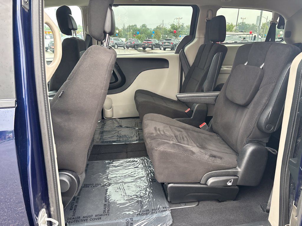 Used 2012 Dodge Grand Caravan SXT FWD image 14