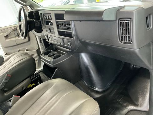 Used 2023 Chevrolet Express 3500 w/ Driver Convenience Package RWD image 17