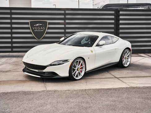 Used 2022 Ferrari Roma RWD image 5