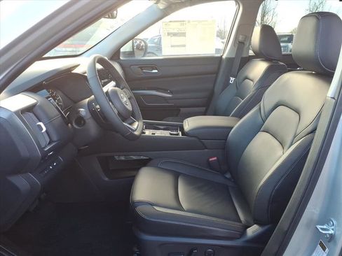New 2025 Nissan Pathfinder SL image 26