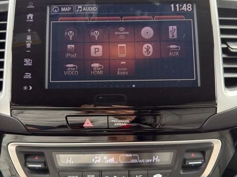 Used 2017 Honda Pilot Elite image 19