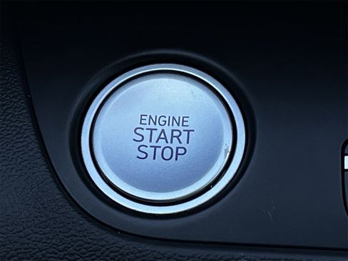 Used 2023 Hyundai Elantra SEL w/ Convenience Package image 19