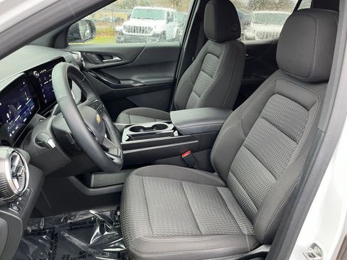 Used 2025 Chevrolet Equinox LT image 36