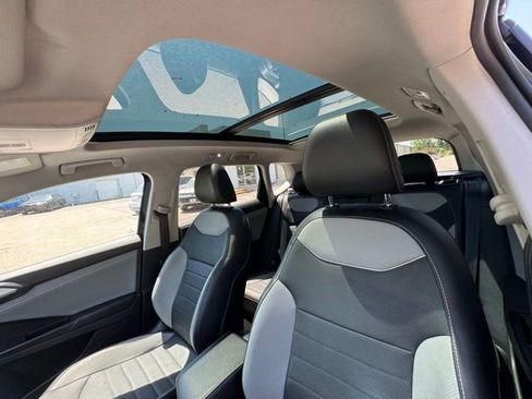 Certified 2023 Volkswagen Taos SEL AWD/4WD image 31