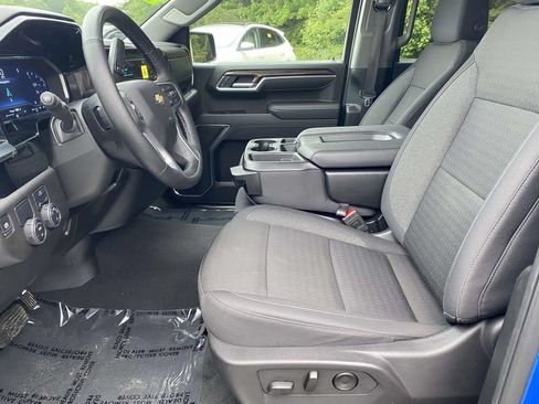 Used 2025 Chevrolet Silverado 1500 LT RWD image 13