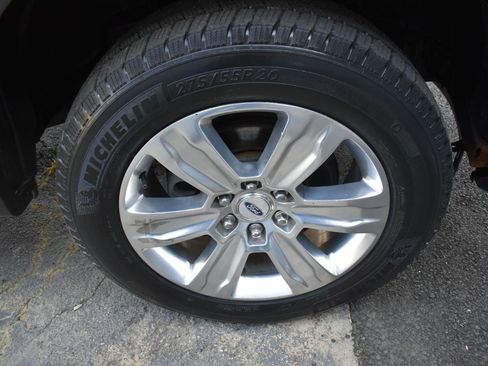 Used 2015 Ford F150 Platinum w/ Equipment Group 701A Luxury image 34