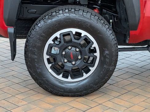 Used 2025 Toyota Tacoma TRD Off-Road AWD/4WD image 12
