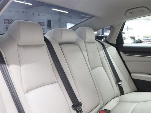 Used 2018 Honda Accord LX image 17
