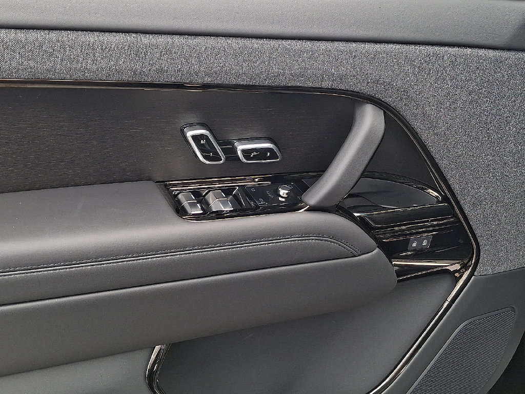 New 2027 Land Rover Range Rover Sport Dynamic SE AWD/4WD image 8