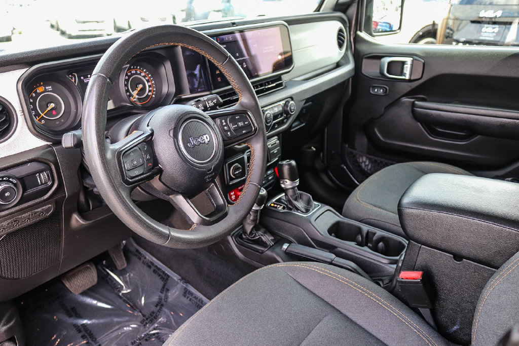 Used 2024 Jeep Wrangler Unlimited Sport AWD/4WD image 17