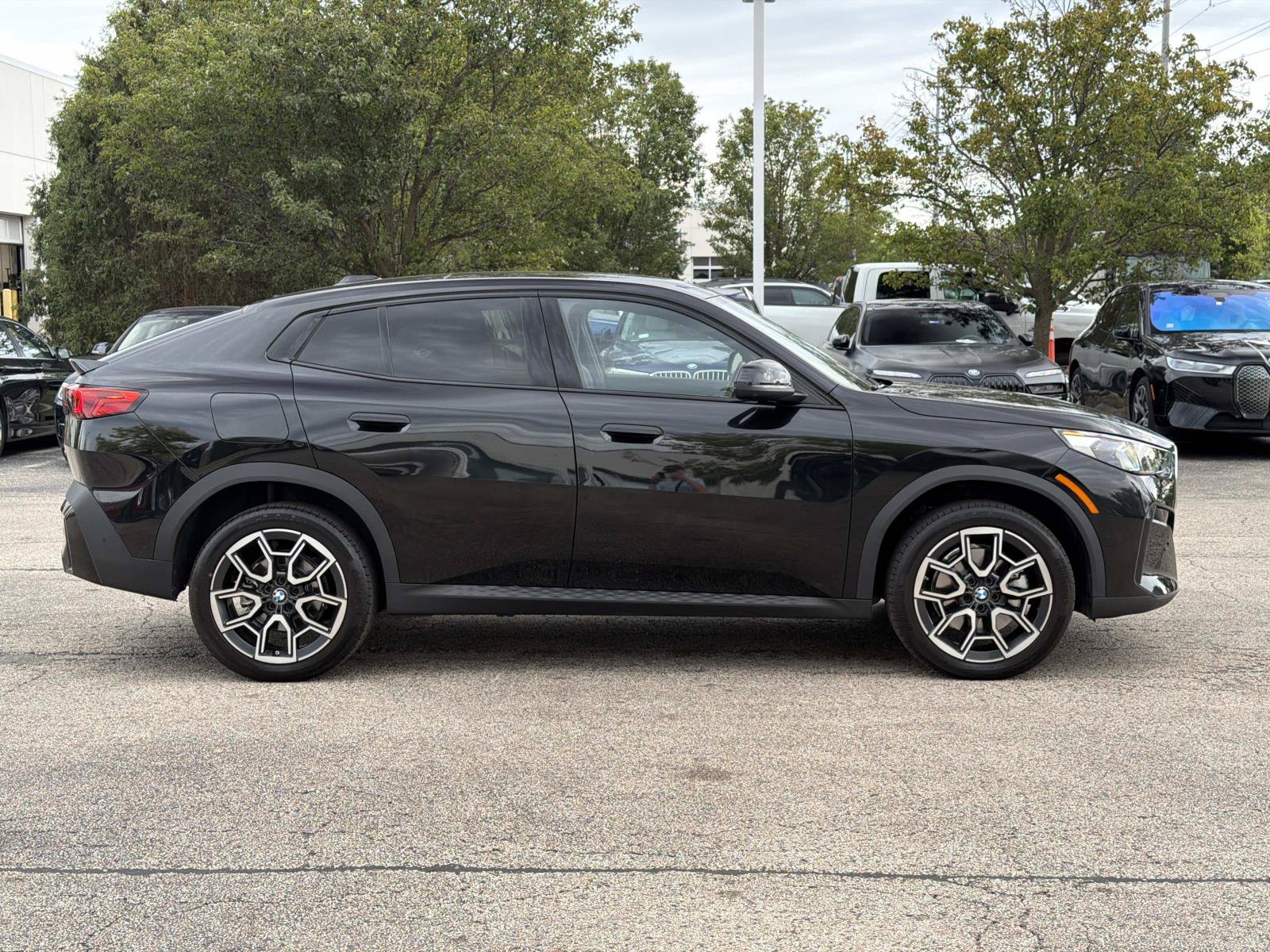 Certified 2025 BMW X2 xDrive28i AWD/4WD image 8