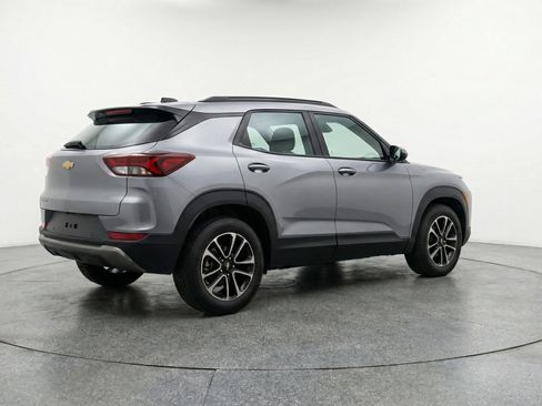 Used 2025 Chevrolet TrailBlazer LT image 9