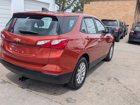 Used 2020 Chevrolet Equinox LS FWD image 3