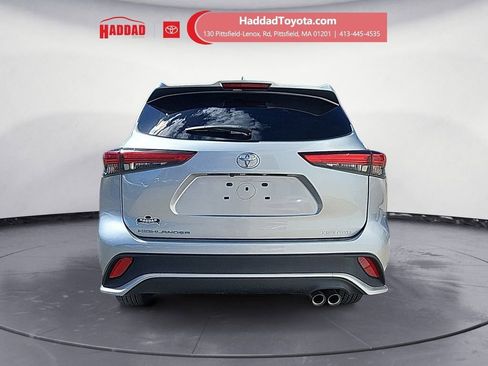 Used 2023 Toyota Highlander XSE AWD/4WD image 4