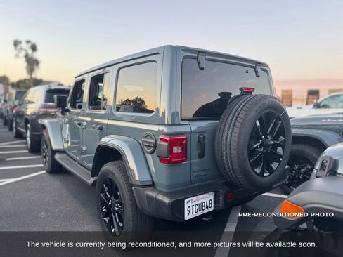Used 2025 Jeep Wrangler Unlimited Sahara AWD/4WD image 3