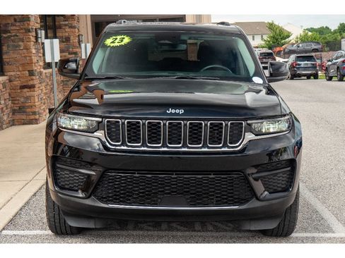 Used 2023 Jeep Grand Cherokee Laredo AWD/4WD image 8