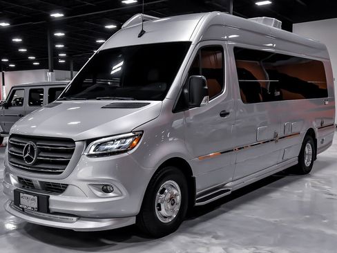 Used 2022 Mercedes-Benz Sprinter 3500 image 11