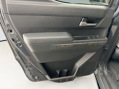 Used 2025 Toyota Tacoma Limited AWD/4WD image 28