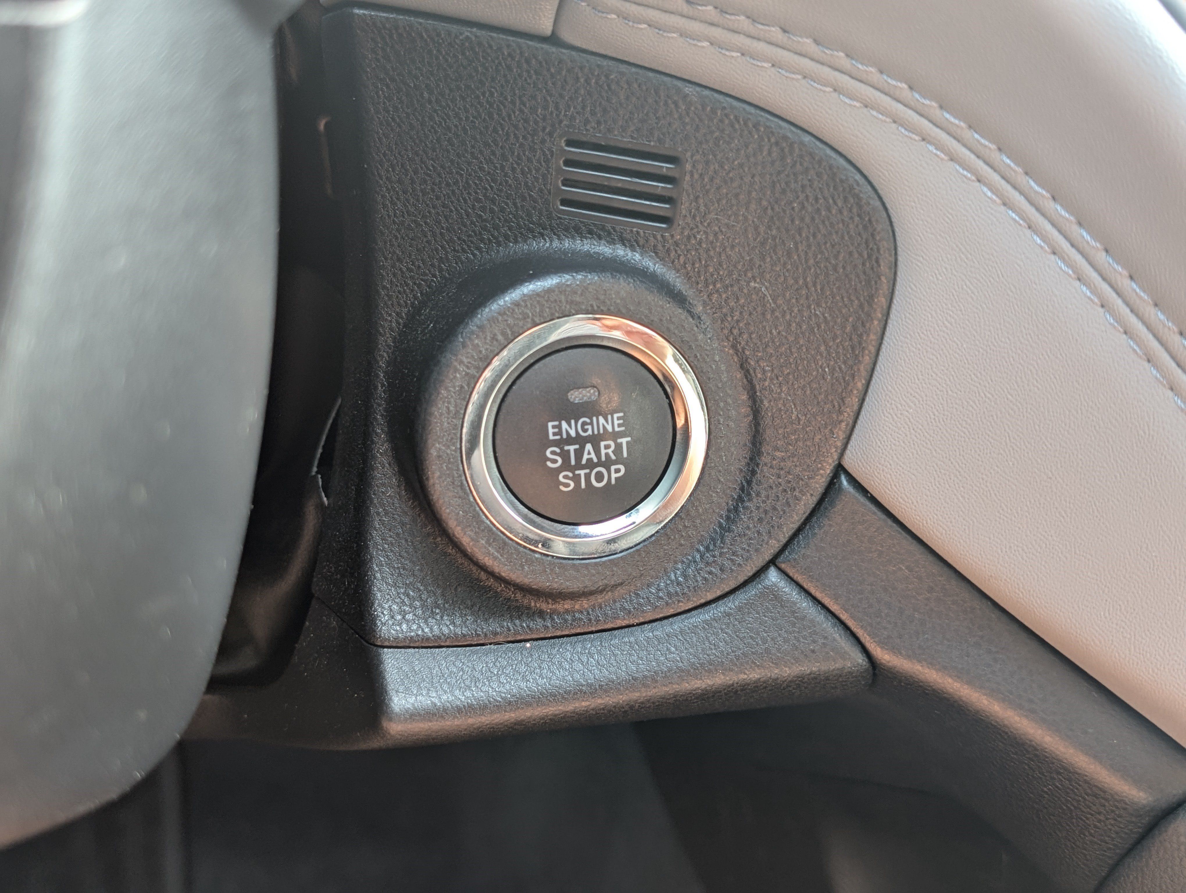 Used 2023 Subaru Outback Premium AWD/4WD image 32