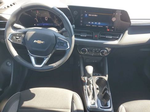 Certified 2024 Chevrolet TrailBlazer LT w/ Convenience Package FWD image 12