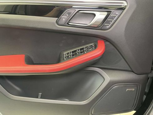 Used 2018 Porsche Macan S AWD/4WD image 29