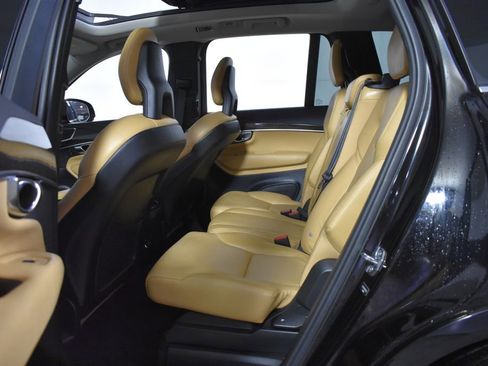 Used 2016 Volvo XC90 T6 Momentum w/ Momentum Plus Package AWD/4WD image 26