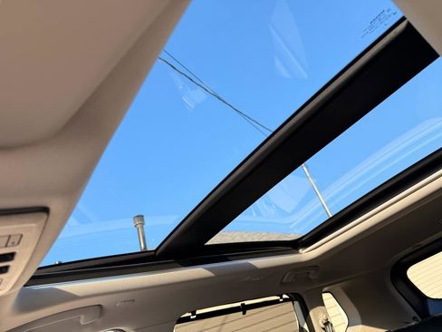 Used 2022 Nissan Rogue SV w/ SV Premium Package image 28