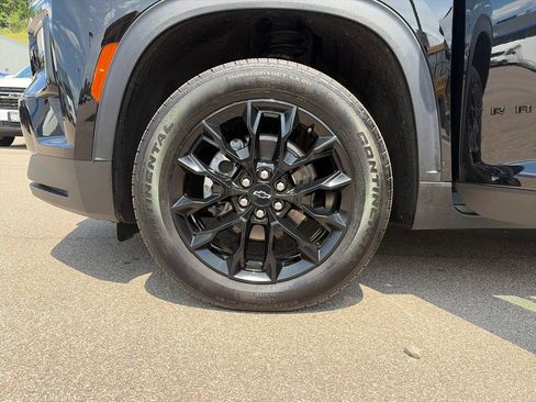 Used 2024 Chevrolet Traverse LT w/ Midnight/Sport Edition FWD image 11