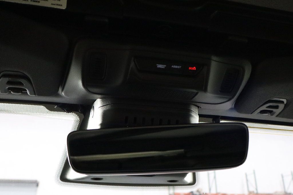 Used 2026 Jeep Gladiator Rubicon w/ Safety Group AWD/4WD image 18