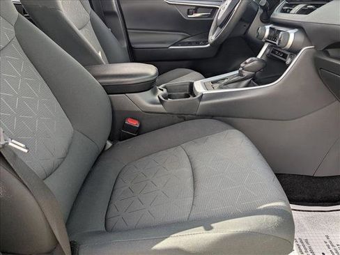 Used 2021 Toyota RAV4 XLE w/ Convenience Package image 18