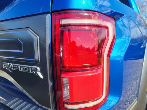 Used 2018 Ford F150 Raptor w/ Equipment Group 802A Luxury image 16