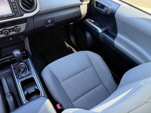 Used 2017 Toyota Tacoma SR5 w/ Tow Package image 25