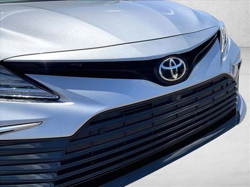 Used 2021 Toyota Camry XLE w/ Navigation Package FWD image 27