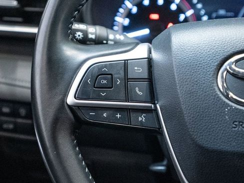 Used 2024 Toyota Highlander LE image 26