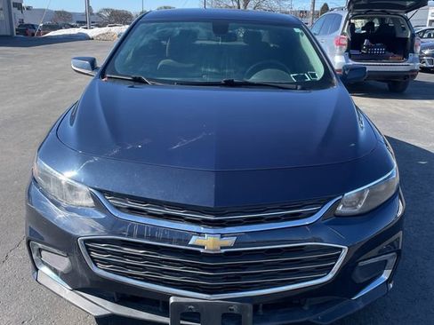 Used 2017 Chevrolet Malibu LT image 1