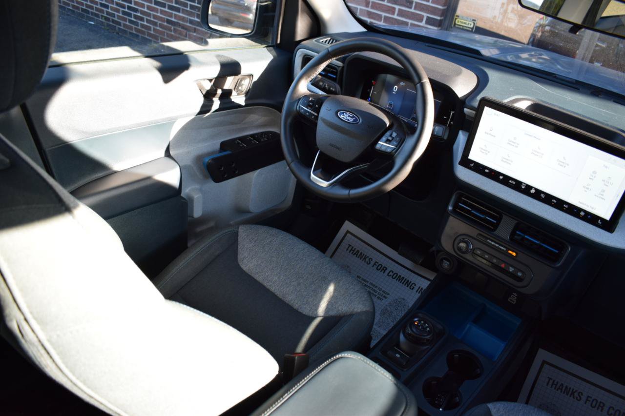 Used 2025 Ford Maverick XLT w/ XLT Luxury Package AWD/4WD image 17