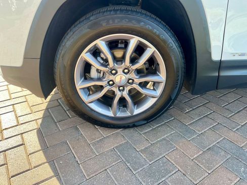 Used 2023 GMC Terrain SLT image 10