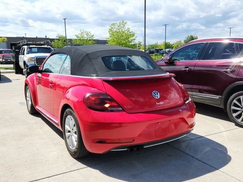 Used 2018 Volkswagen Beetle 2.0T Coast FWD image 2