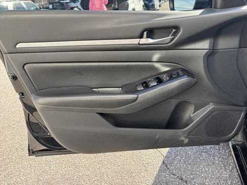 Used 2023 Nissan Altima 2.5 SV image 8