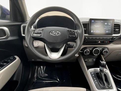 Used 2020 Hyundai Venue SEL image 9