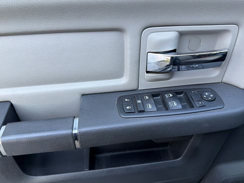 Used 2012 RAM 1500 Classic SLT image 11