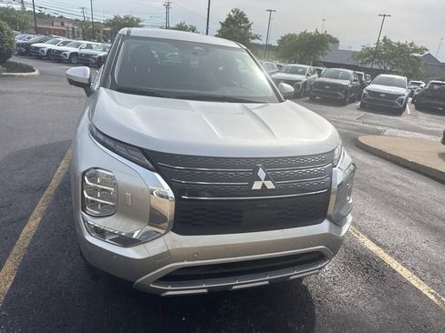Used 2022 Mitsubishi Outlander SE AWD/4WD image 9
