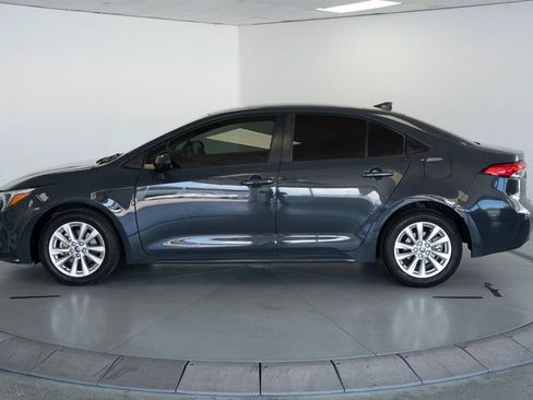 Used 2024 Toyota Corolla LE w/ LE Convenience Package FWD image 4