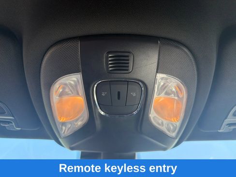 Used 2025 Jeep Compass Trailhawk AWD/4WD image 18