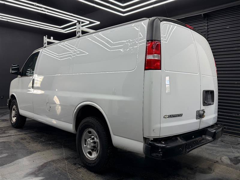 Used 2020 Chevrolet Express 2500 RWD image 4