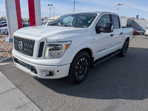 Used 2018 Nissan Titan PRO-4X AWD/4WD image 2