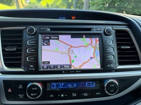 Used 2016 Toyota Highlander Limited AWD/4WD image 17