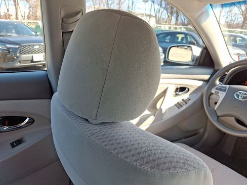 Used 2011 Toyota Camry LE image 13