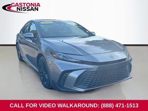 Used 2025 Toyota Camry SE w/ Convenience Package AWD/4WD image 1
